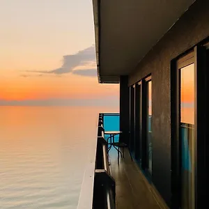 https://apt-view-sea.batumihotels.net